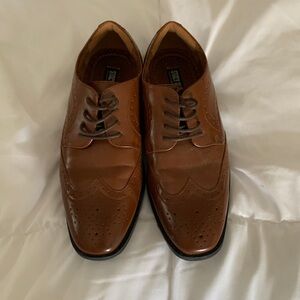 Boys Stacy Adam’s dress shoes. Size 5. Good condition.